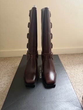 Kenneth Cole Emmett Brown Leather Knee High Buckle Boots Size 5.5 NIB